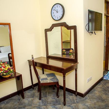 Saadani Tourist Center - Hostel Дар-эс-Саламе Экстерьер фото