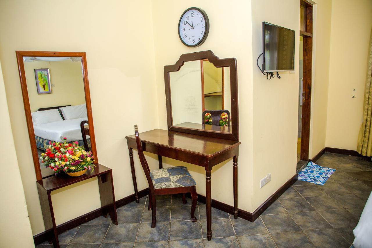Saadani Tourist Center - Hostel Дар-эс-Саламе Экстерьер фото
