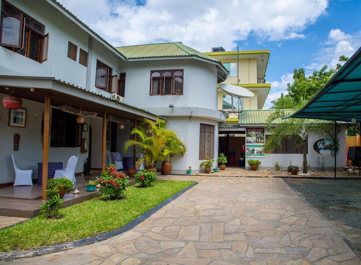 Saadani Tourist Center - Hostel Дар-эс-Саламе Экстерьер фото